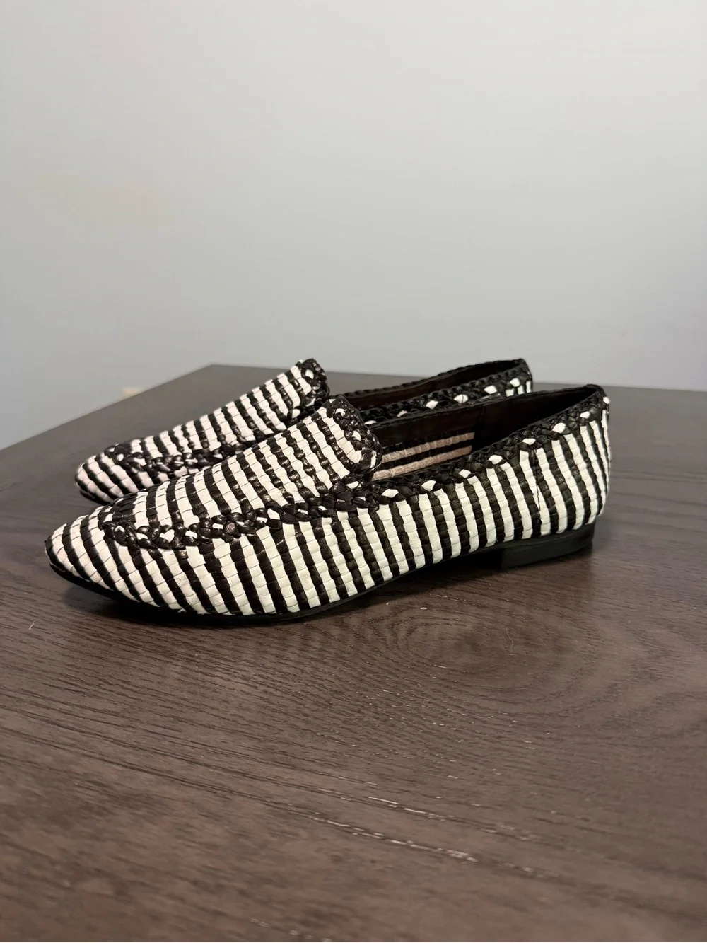 Kate Spade New York Woven Black White Loafers Women’s Size 10 B Leather Sole EUC